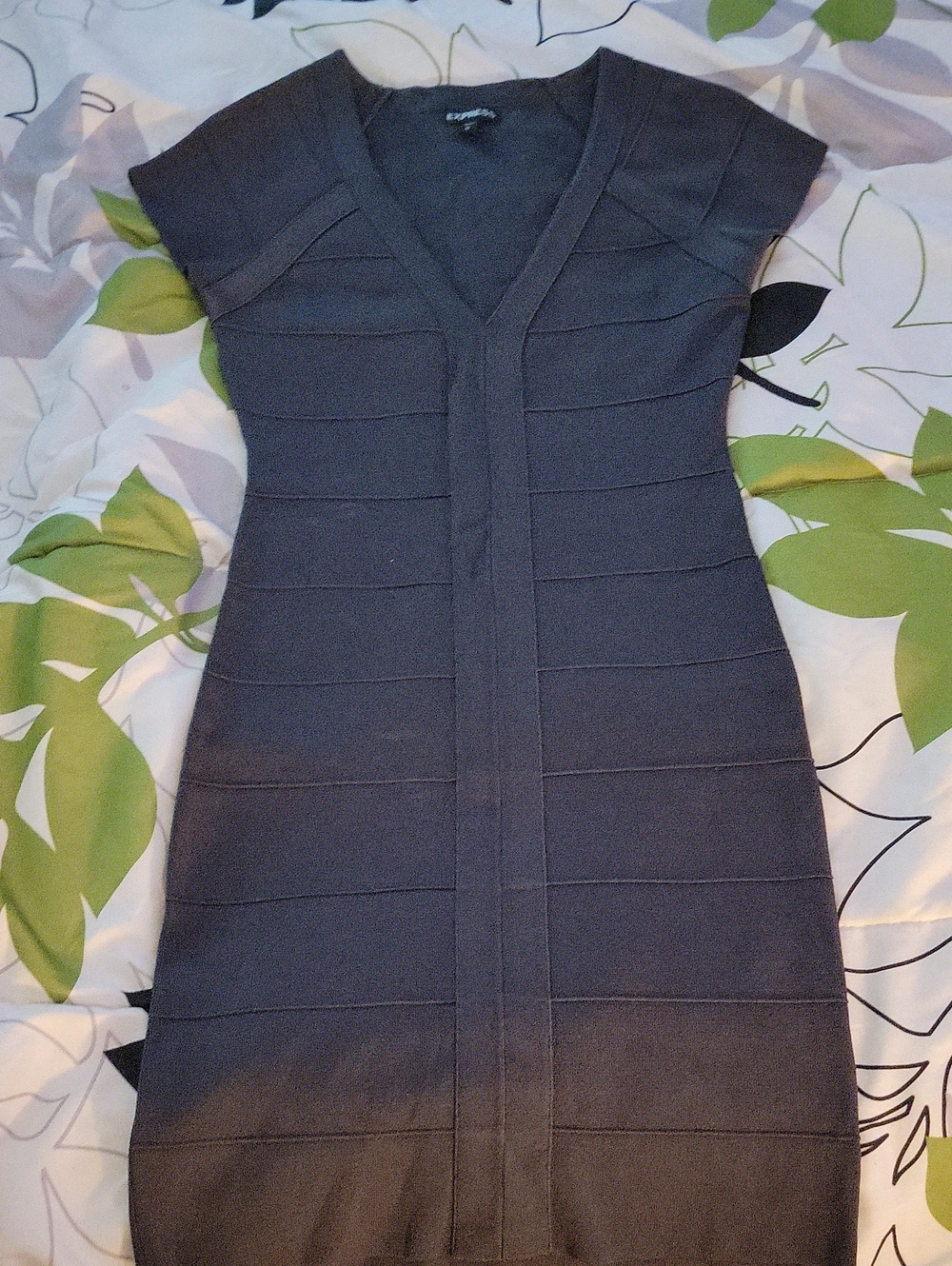 Express Short sleeve gray stretch dress
